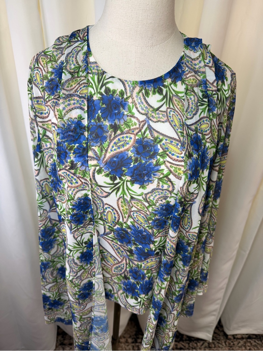 NWT Badgley Mischka Women’s Sleeveless Blouse w/ Capelet in Blue Floral Multi XS - Picture 5 of 16